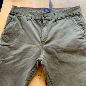 Men’s GapKhakis Lived In green pants size 33x30